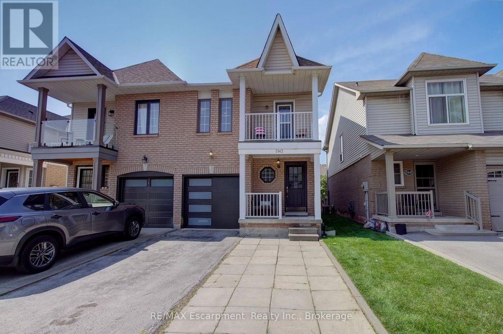 5143 Lampman Avenue, Burlington (uptown)