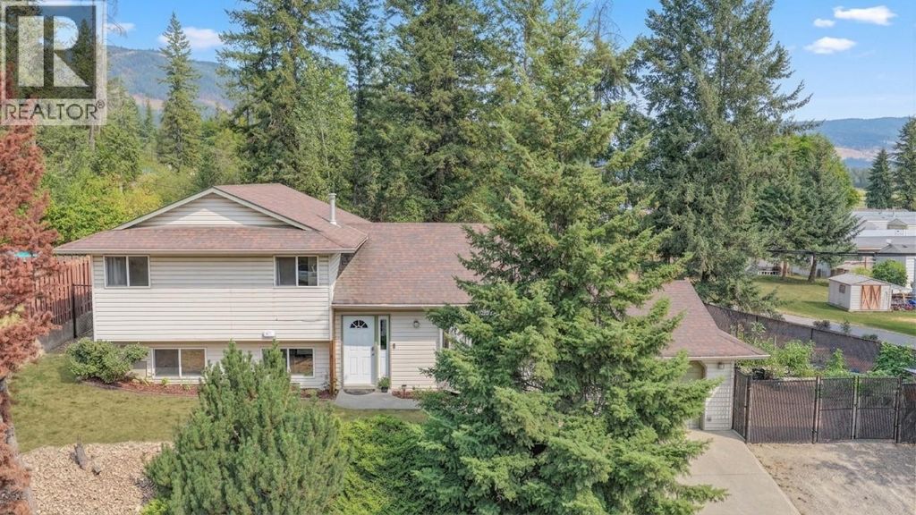 2209 Leblanc Street, Lumby