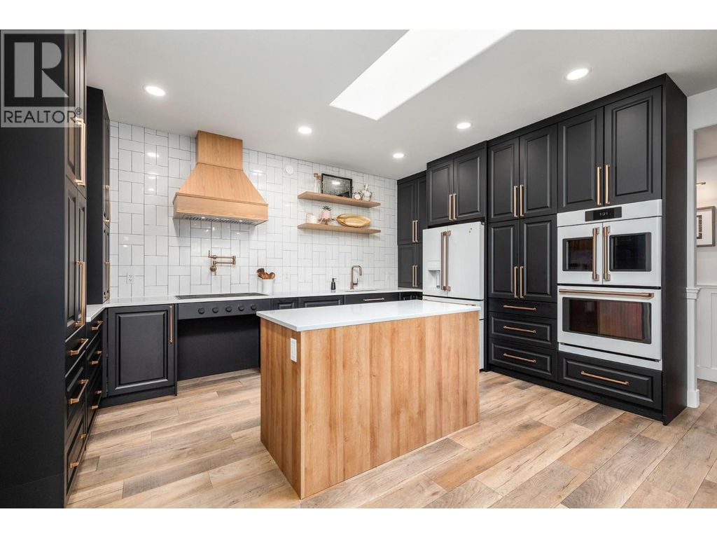 1941 18 Street Se, Salmon Arm