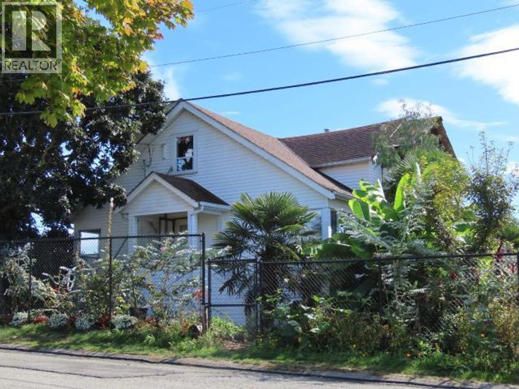 4538 Michigan Ave, Powell River