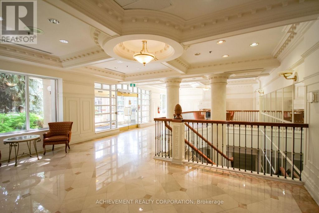 1016 - 18 Sommerset Way, Toronto (willowdale East)