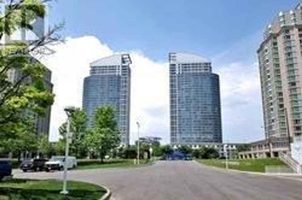 Th 330 - 38 Lee Centre Drive, Toronto (woburn)