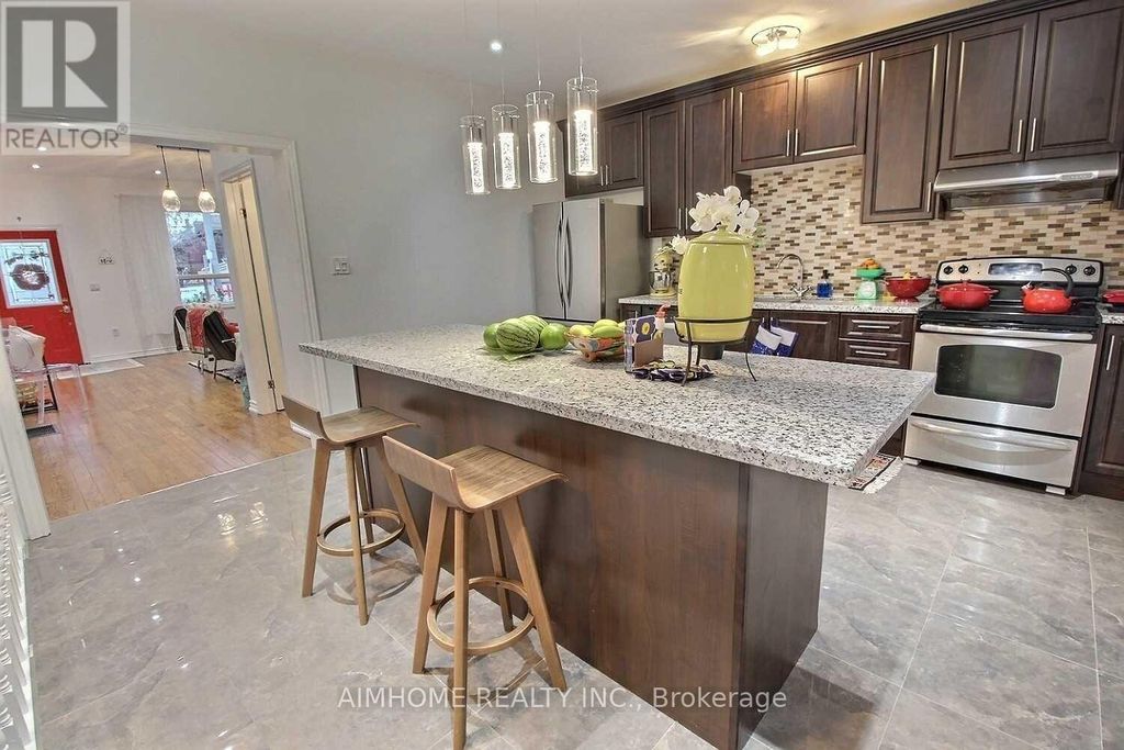 966 Dundas Street E, Toronto (south Riverdale)