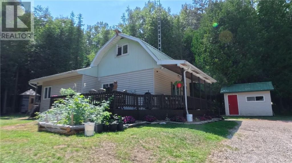 7 Oak Drive, Kagawong, Manitoulin Island