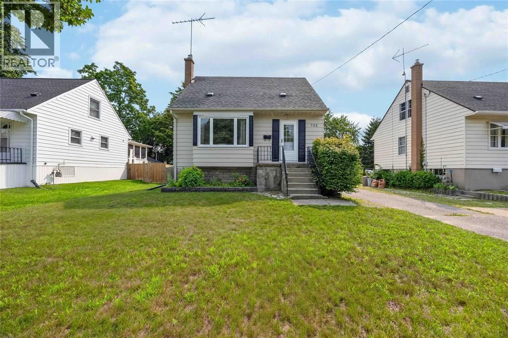722 Woodhaven Avenue, Sarnia