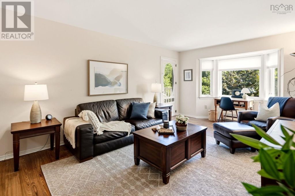 406 93 Kearney Lake Road, Kearney Lake
