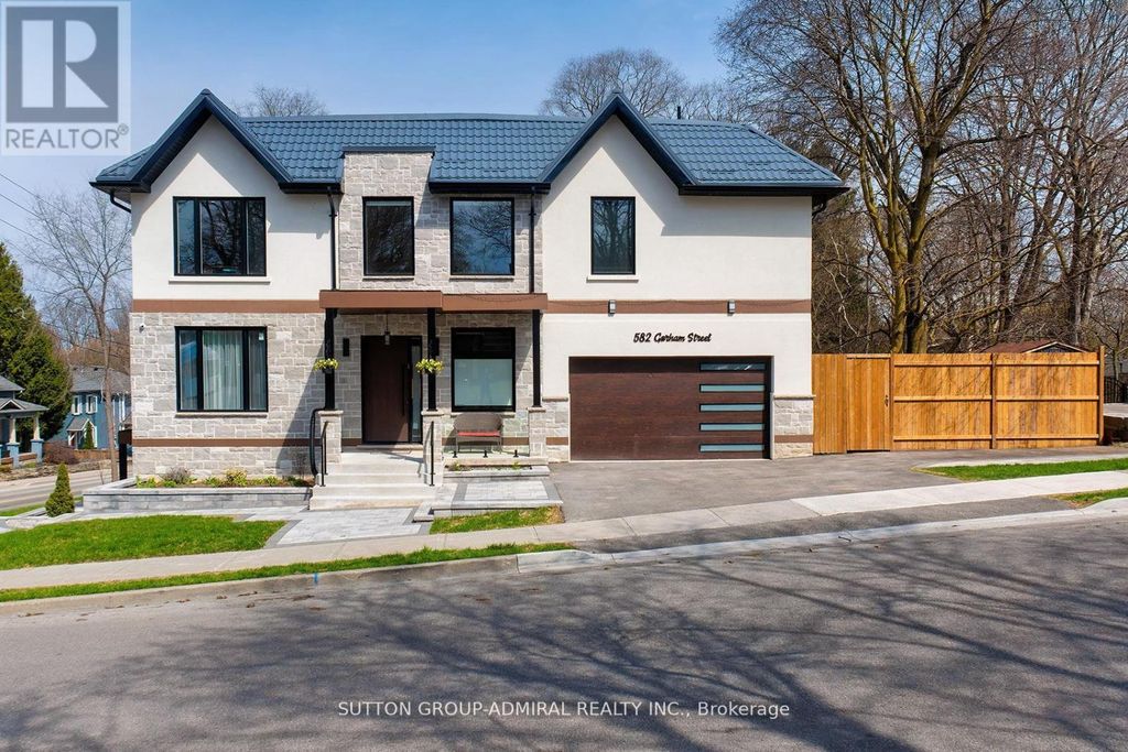 582 Gorham Street, Newmarket (gorham-College Manor)