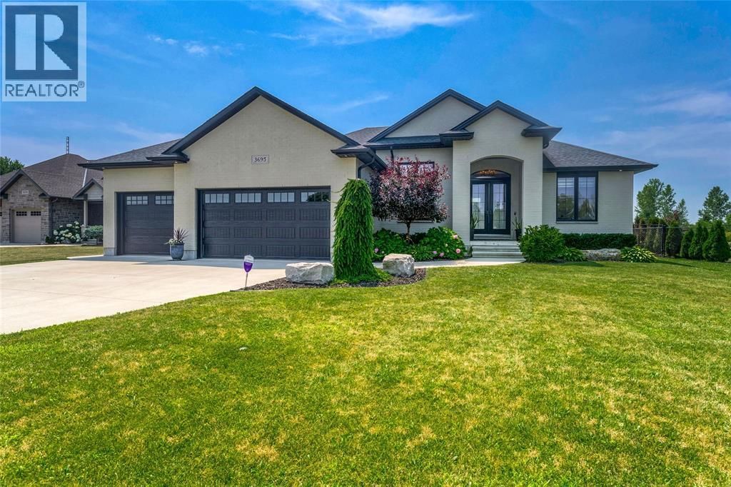 3695 Egremont Road, Plympton-Wyoming