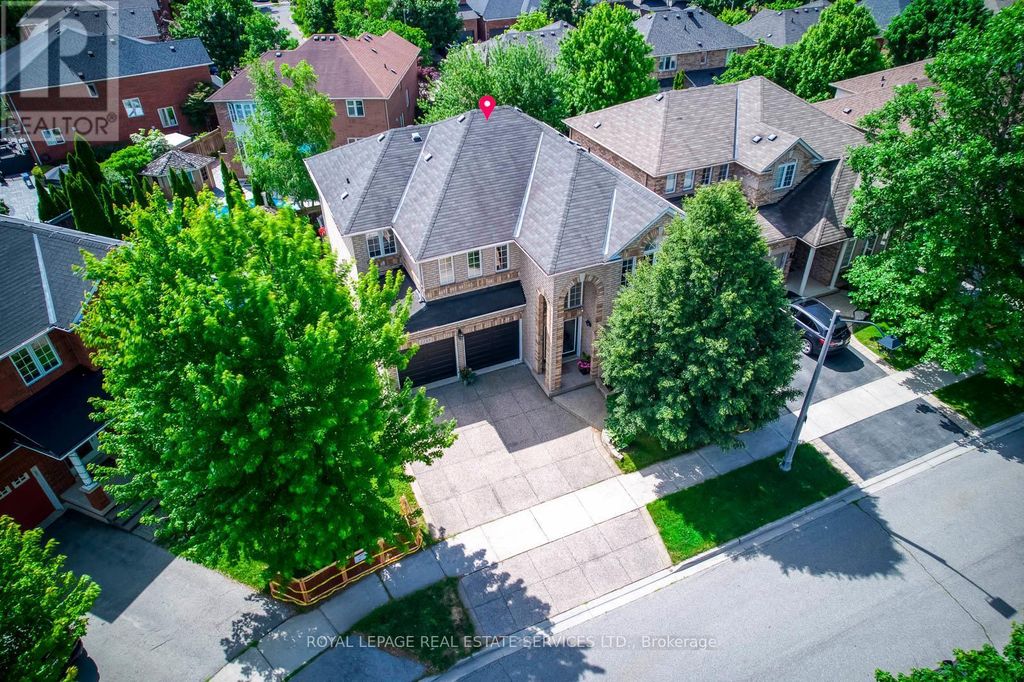 2249 Glazebrook Circle, Oakville (wm Westmount)