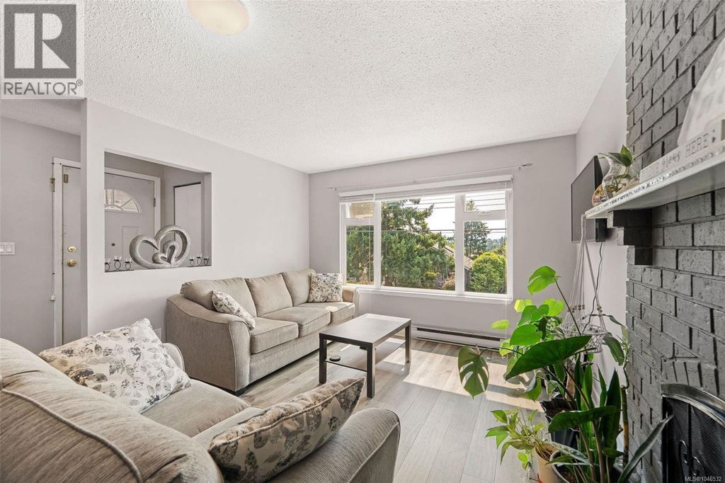 4 524 Rosehill St, Nanaimo