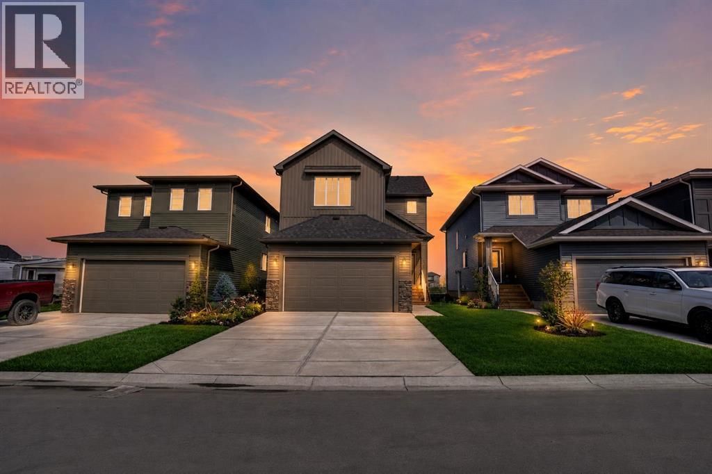 534 Ranch Green, Strathmore