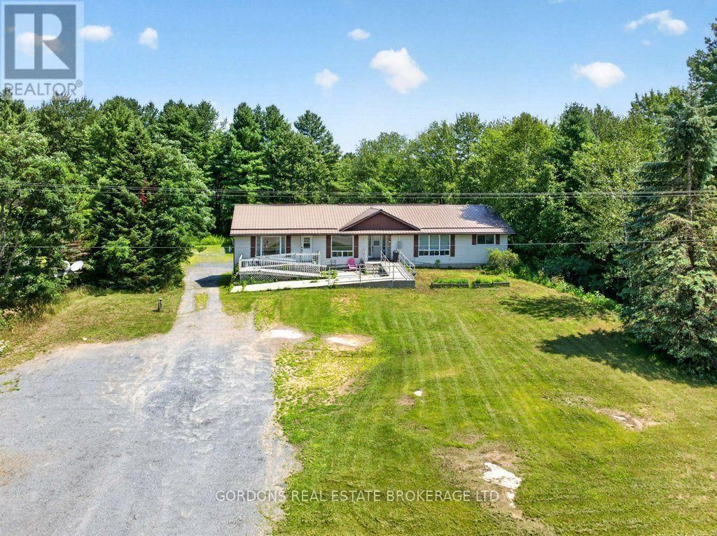 11703 Highway 41, Addington Highlands (addington Highlands)