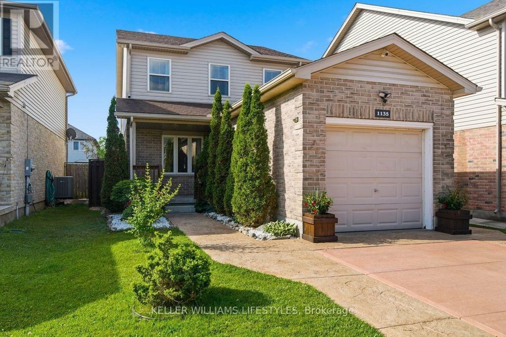 1135 Kimball Crescent, London North (north E)