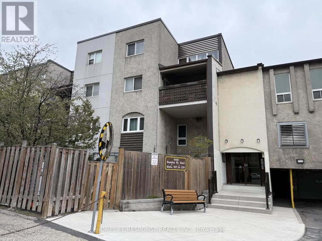 158 - 1055 Dundas Street E, Mississauga (applewood)