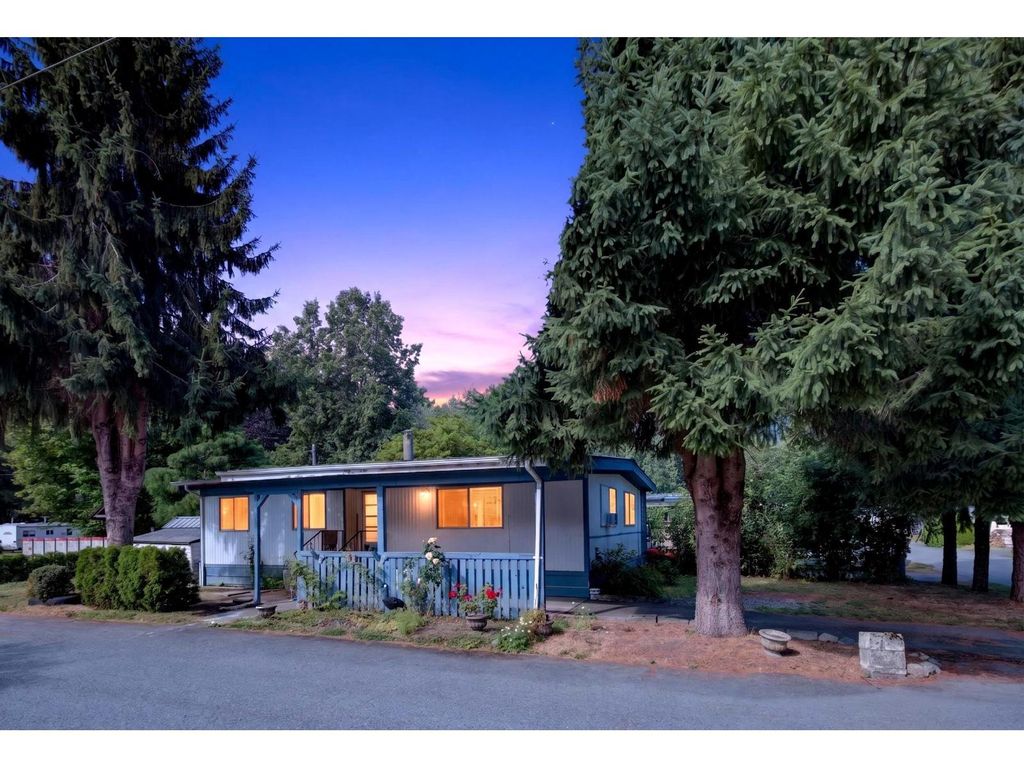 109 3942 Columbia Valley Road|cultus Lake East, Cultus Lake