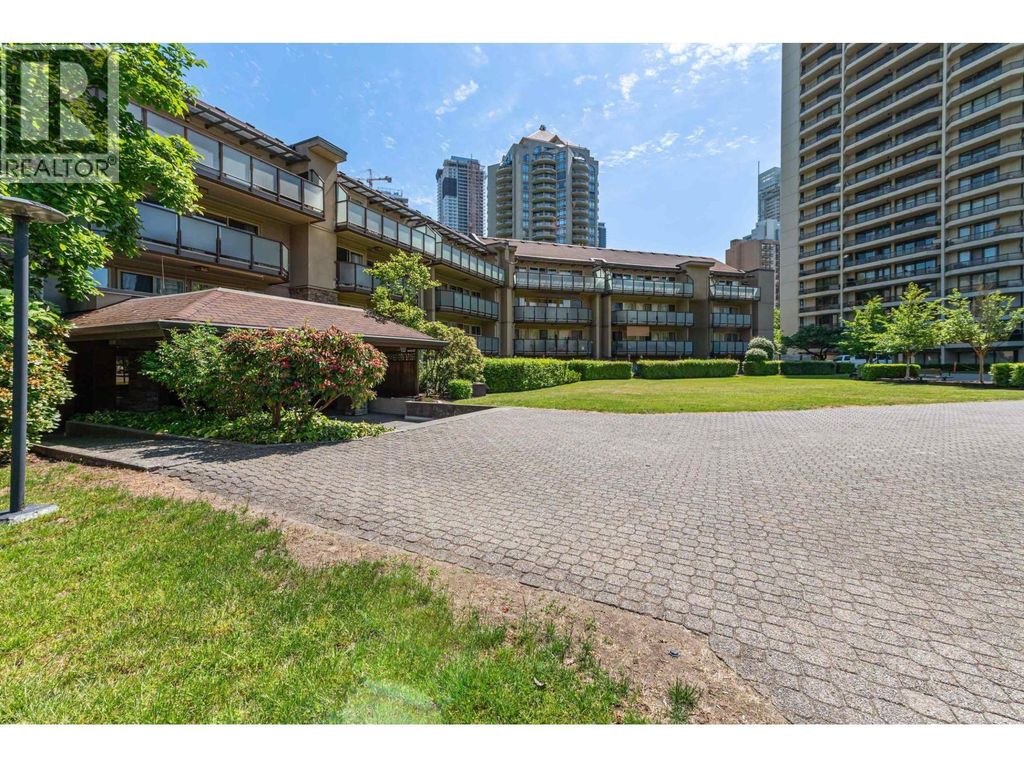 215 4373 Halifax Street, Burnaby