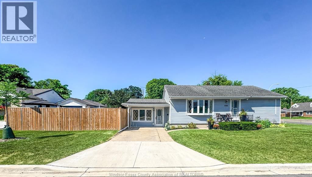 805 Matthew Brady Boulevard, Windsor