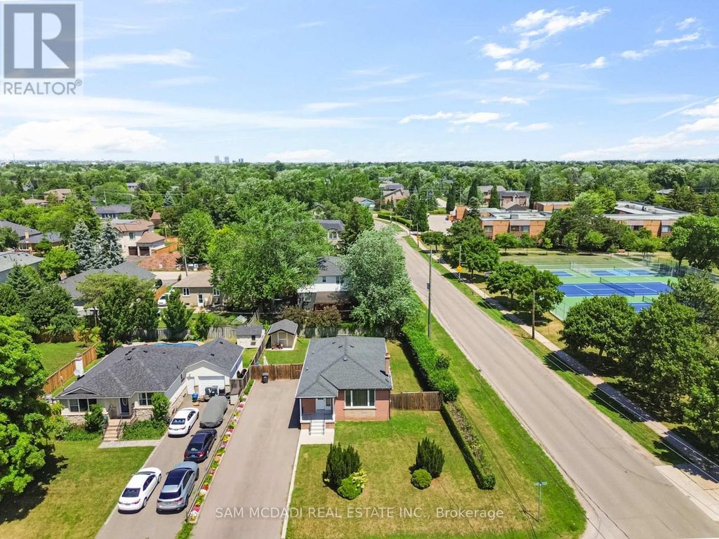Upper - 544 Sandmere Place, Oakville (wo West)