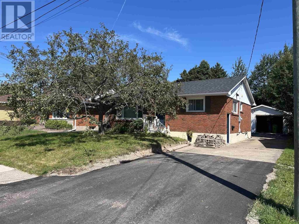 14 Nicolas Ave, Sault Ste. Marie