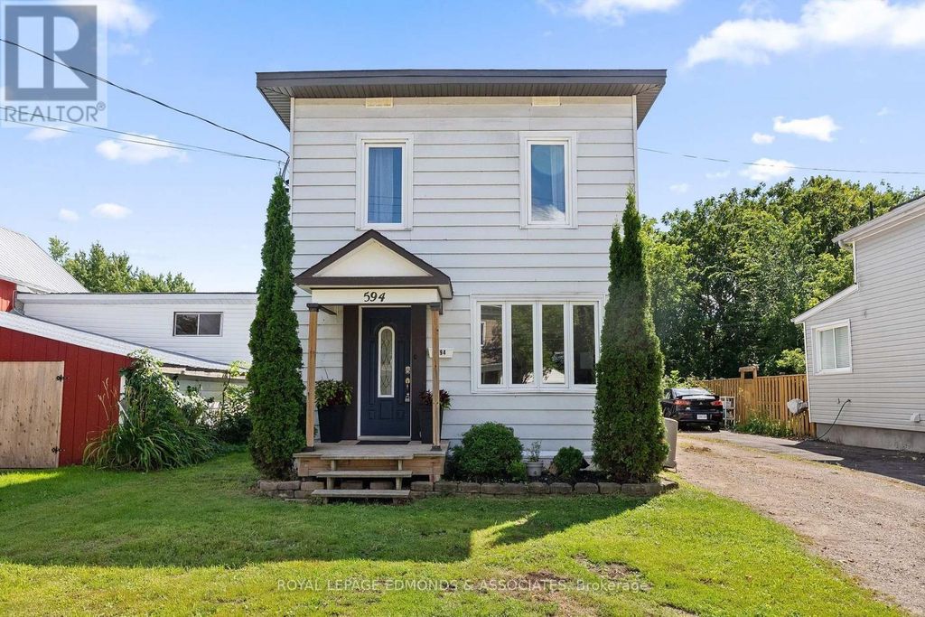 594 Isabella Street, Pembroke