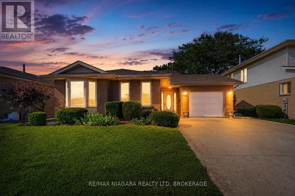 7725 Swan Street, Niagara Falls (ascot)