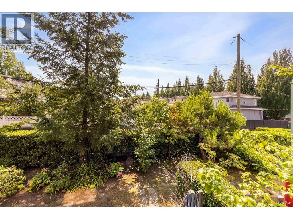 209 5818 Lincoln Street, Vancouver