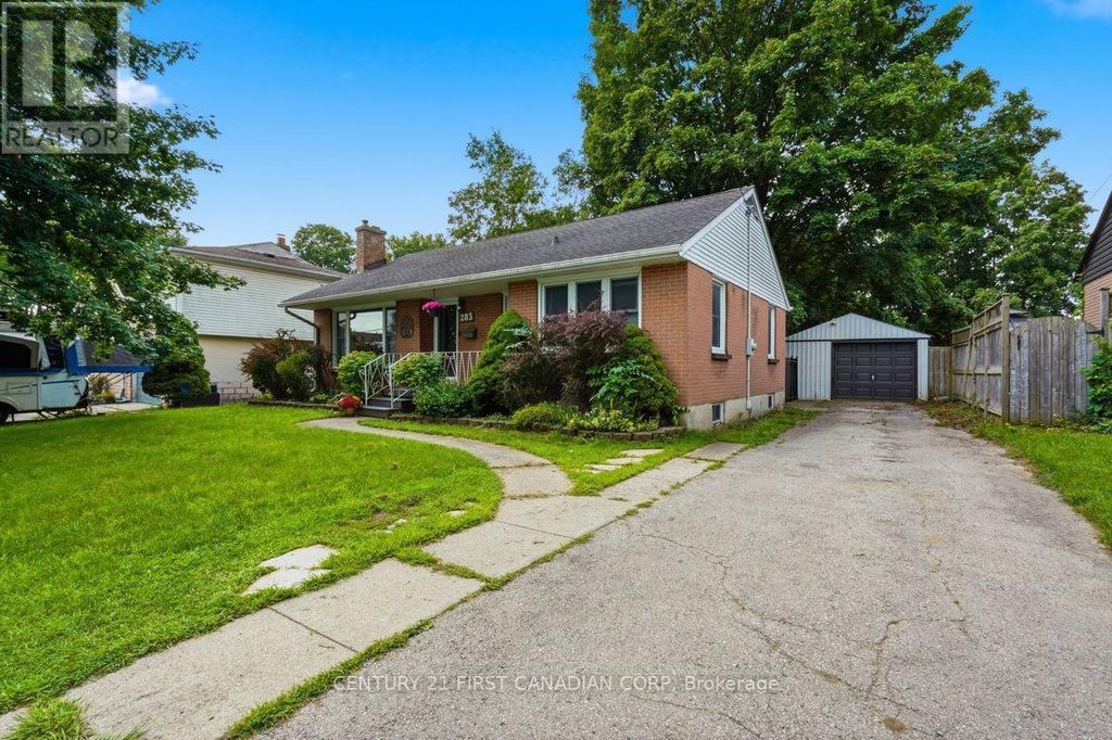 283 Spruce Street, London East (east H)