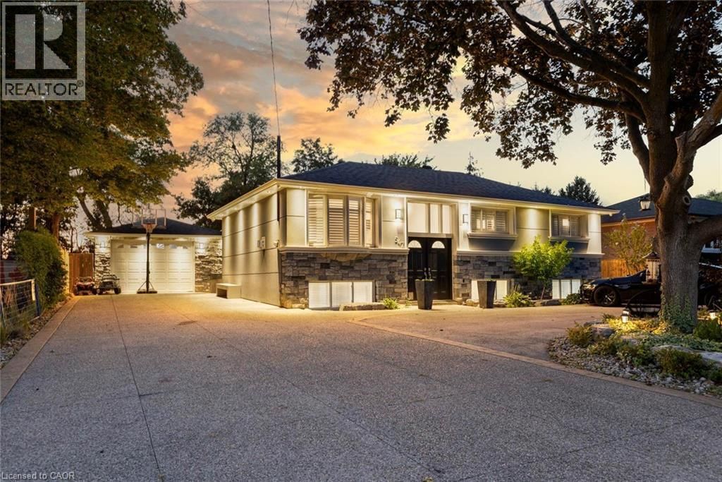 547 Pinegrove Road, Oakville