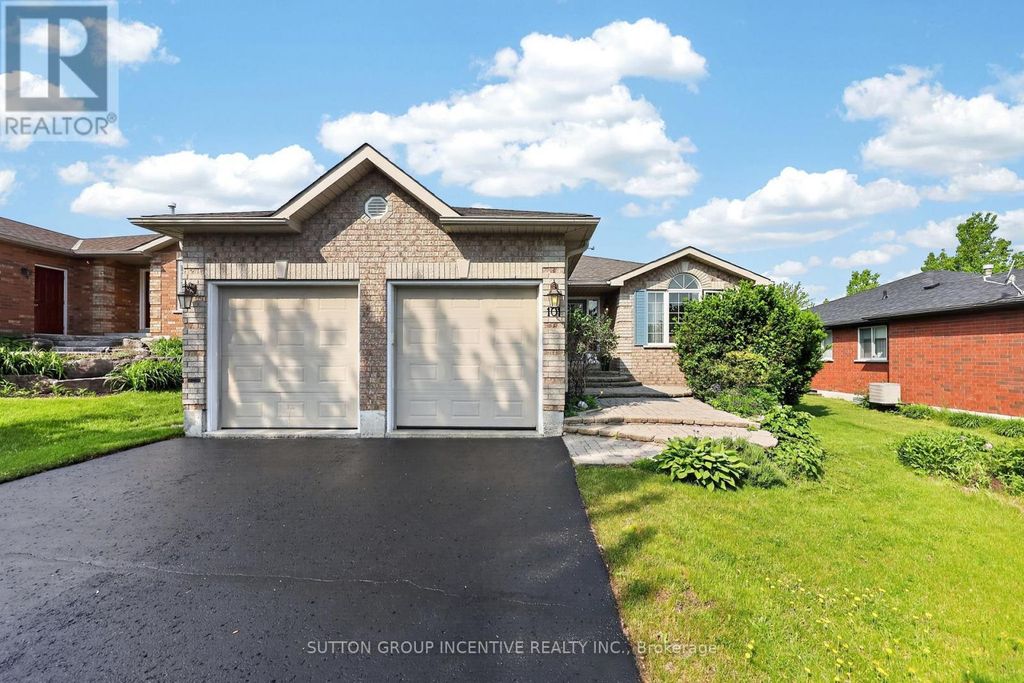 101 Lion's Gate Boulevard, Barrie (little Lake)