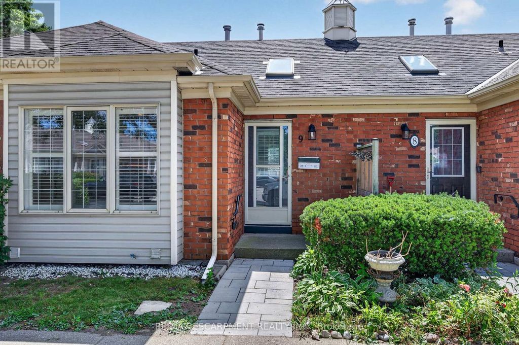 9 - 175 Fiddlers Green Road, Hamilton (ancaster)