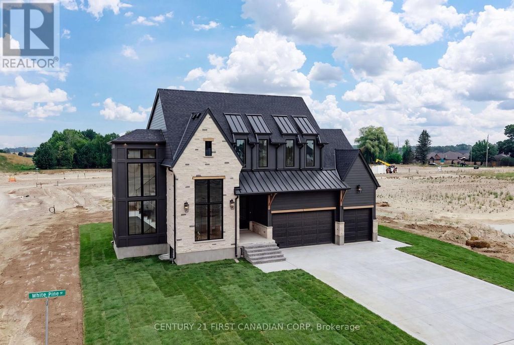 876 White Pine Street, London North (north S)