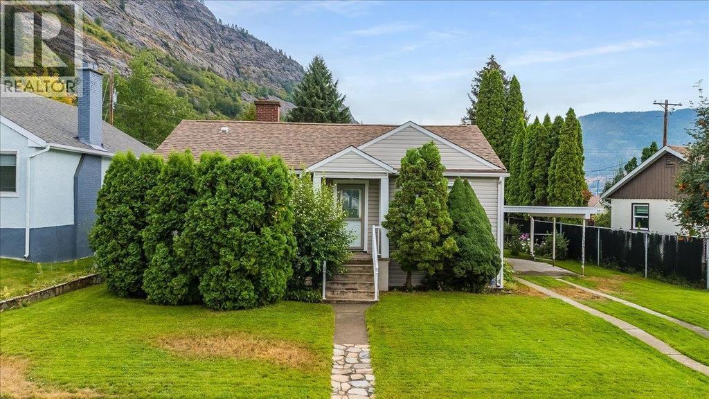306 Sylvia Crescent, Trail