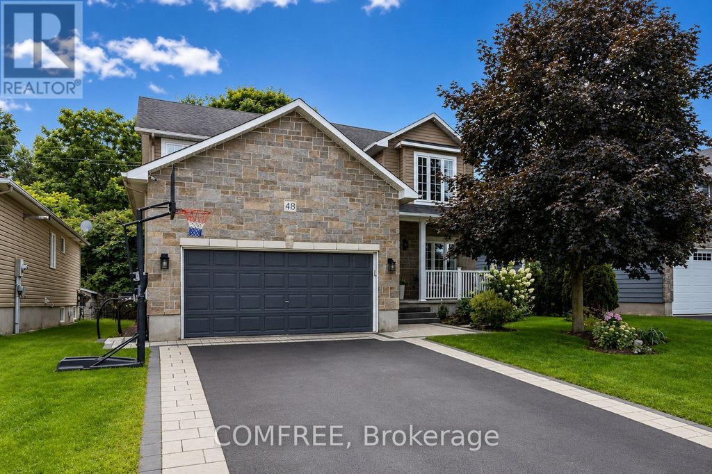 48 Station Trail, Russell
