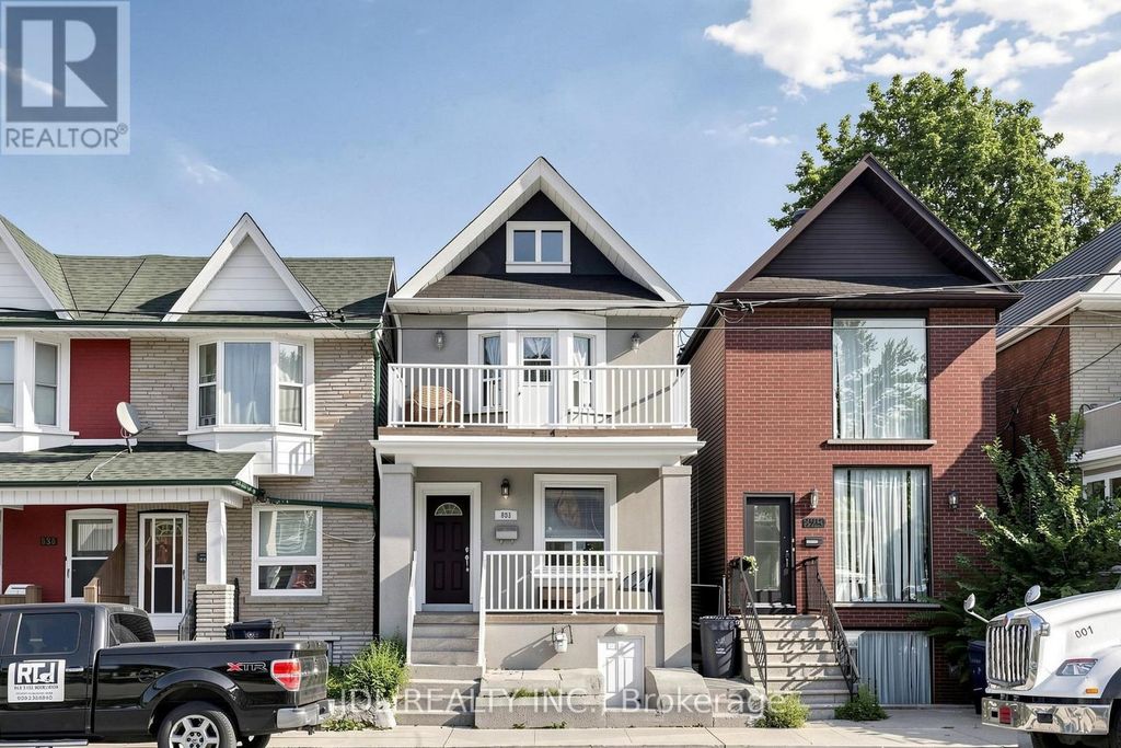 831 Pape Avenue, Toronto (danforth)