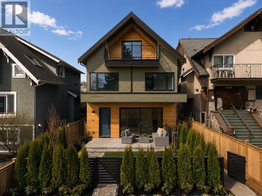 1 2755 W 11th Avenue, Vancouver