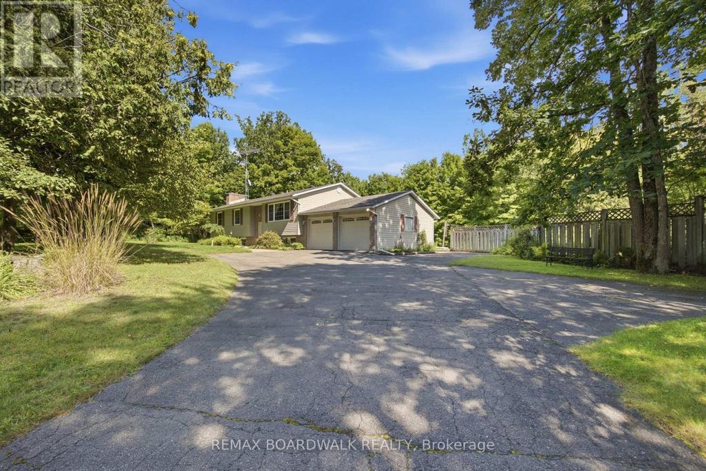 3187 Mcdonald's Corner Road, Lanark Highlands