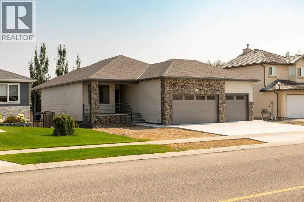 1027 Canyon Boulevard W, Lethbridge