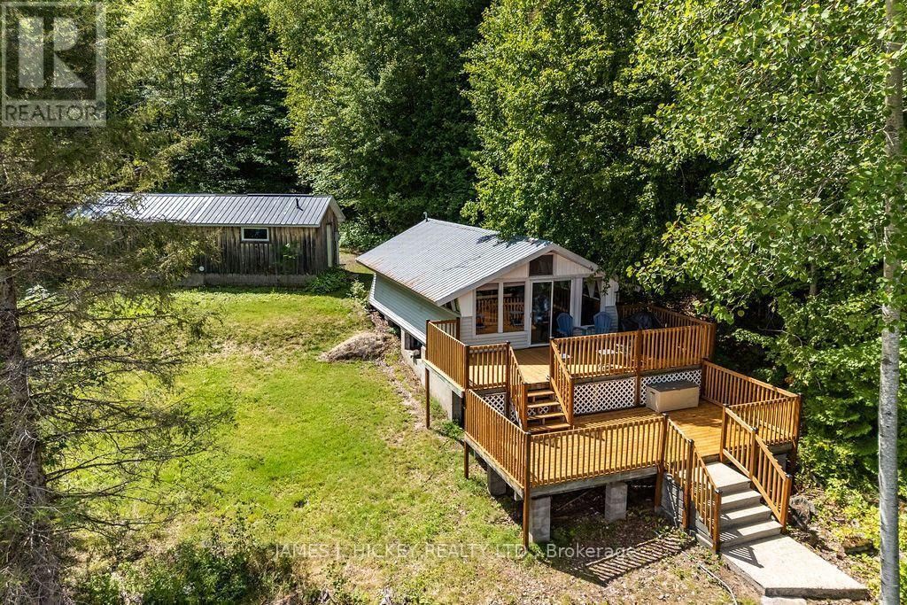 221 Duck Point Trail, Laurentian Hills