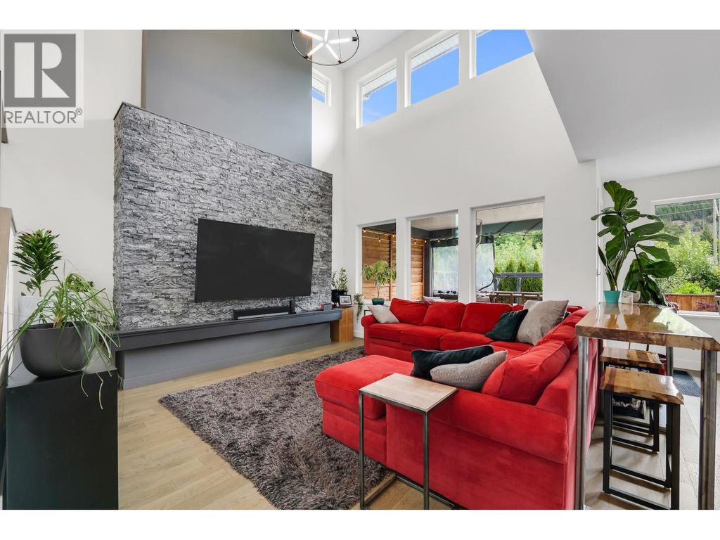39224 Cardinal Drive, Squamish