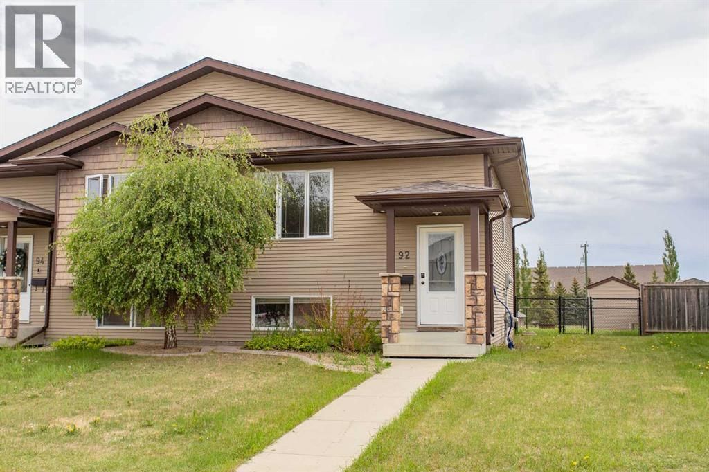 92 Iron Wolf Boulevard, Lacombe