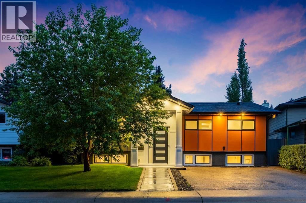 100 Lake Crimson Close Se, Calgary