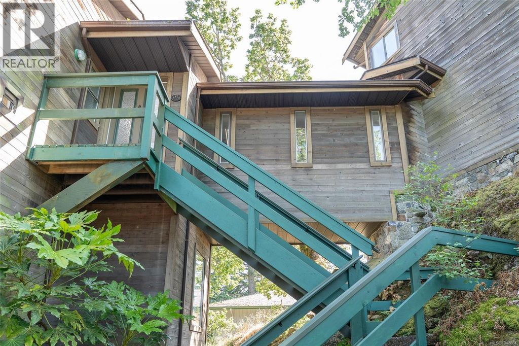 3574 Mcinnis Rise, Saanich