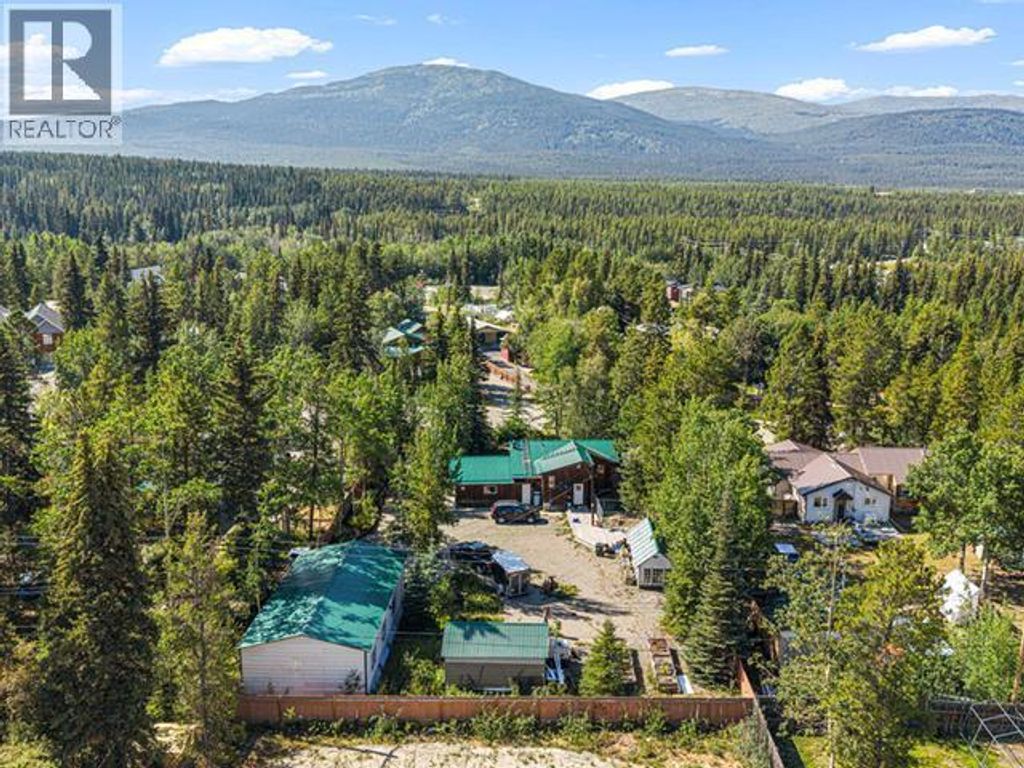 1308 Elm Street, Whitehorse