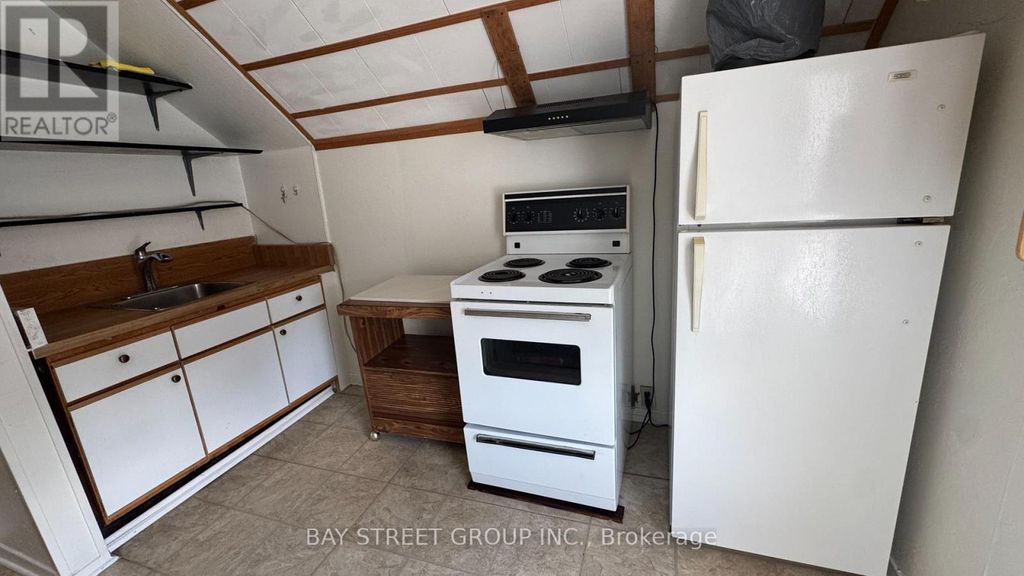 Upper - 4138 Drummond Road, Niagara Falls (cherrywood)
