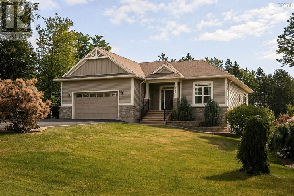 556 Duart Avenue, Fall River
