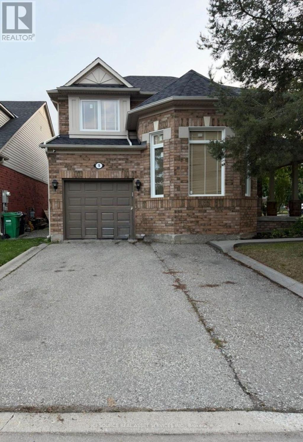 9 Unsworth Street, Brampton (fletcher's Meadow)