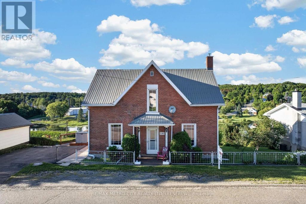 293 Queen Street, Bonnechere Valley