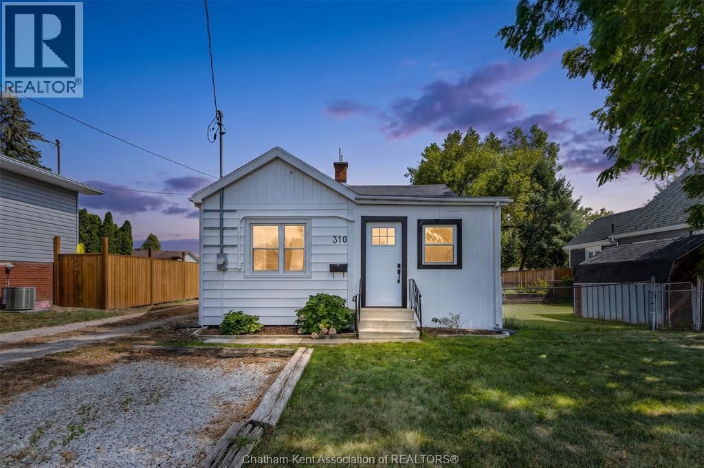 310 Mcnaughton Avenue East, Chatham
