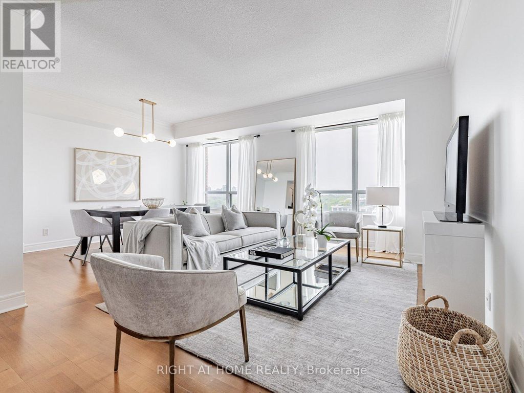 Rg1 - 1 Clairtrell Road, Toronto (willowdale East)