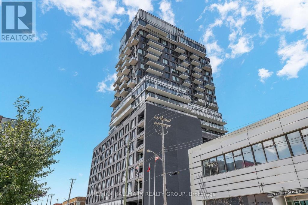 902 - 203 Catherine Street, Ottawa